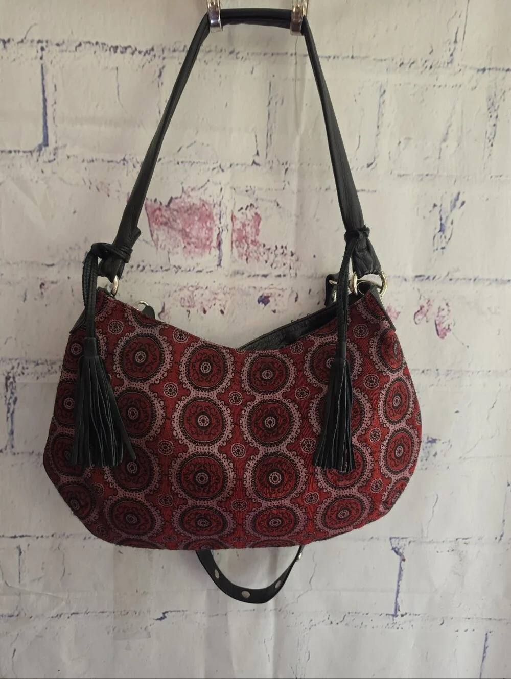 Doncaster Vintage Tapestry Medallion Shoulder Bag M/L Snap Closure Tassel Accent